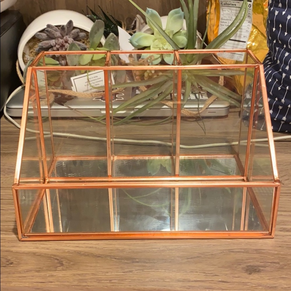 Makeup organizer